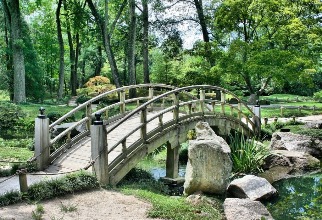 best walkways between garden beds