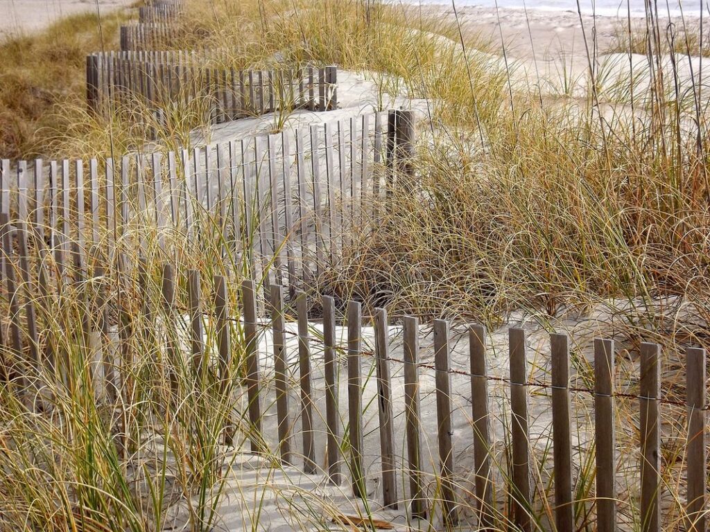 how does a snow fence work for garden protection