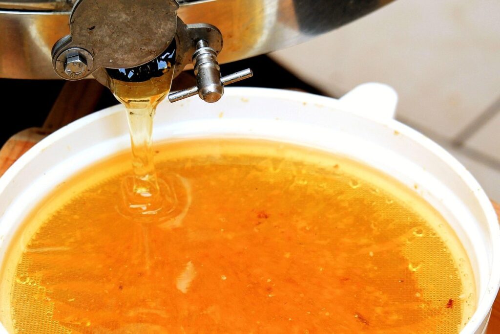 commercial honey extractor for gardeners