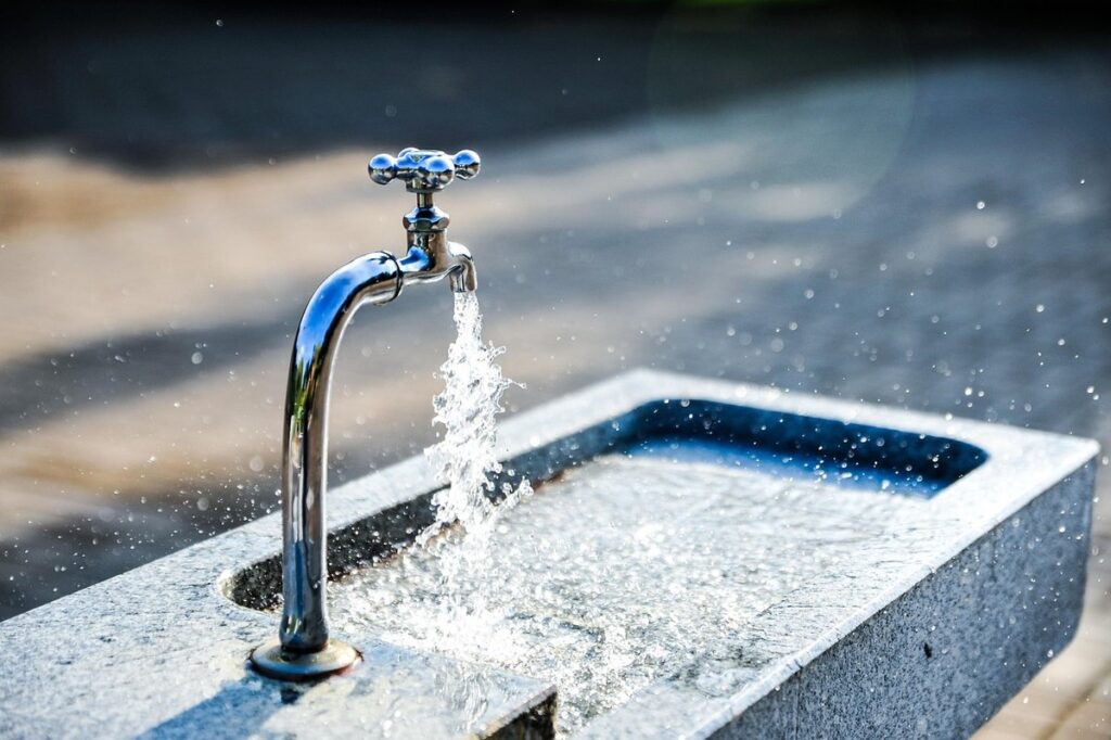 how to get chlorine out of tap water for gardening