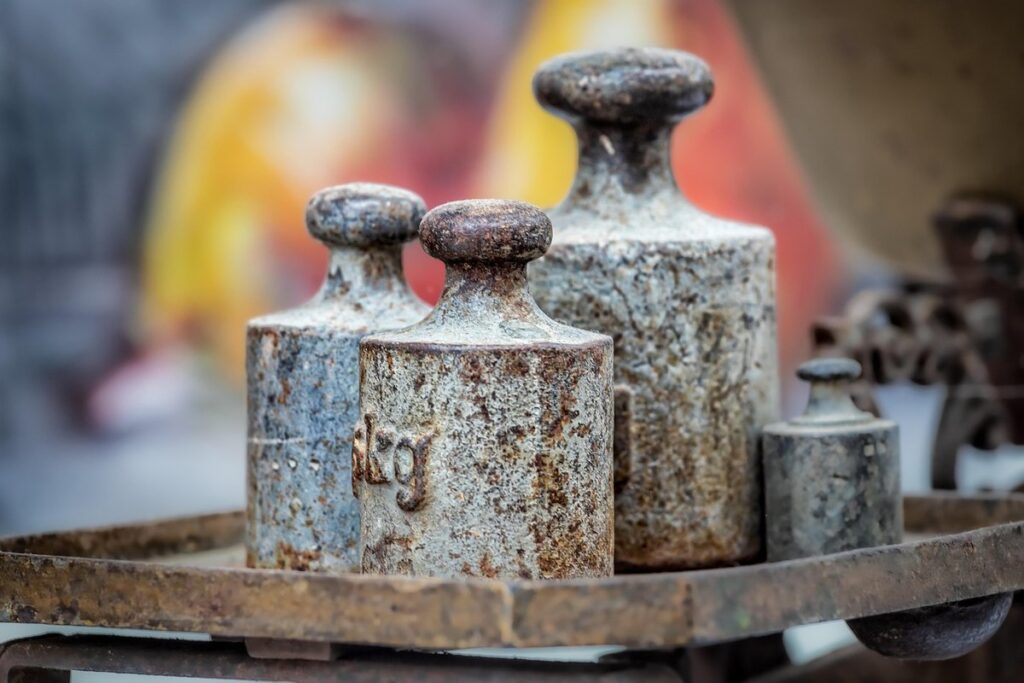 how to clean rusty tools